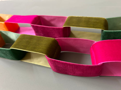 "Pumpkin Kisses" - Velvet Chain Garland