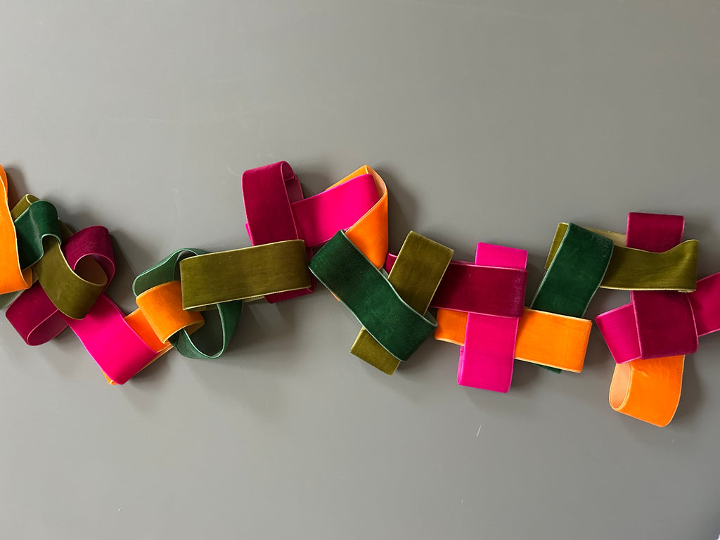 "Pumpkin Kisses" - Velvet Chain Garland